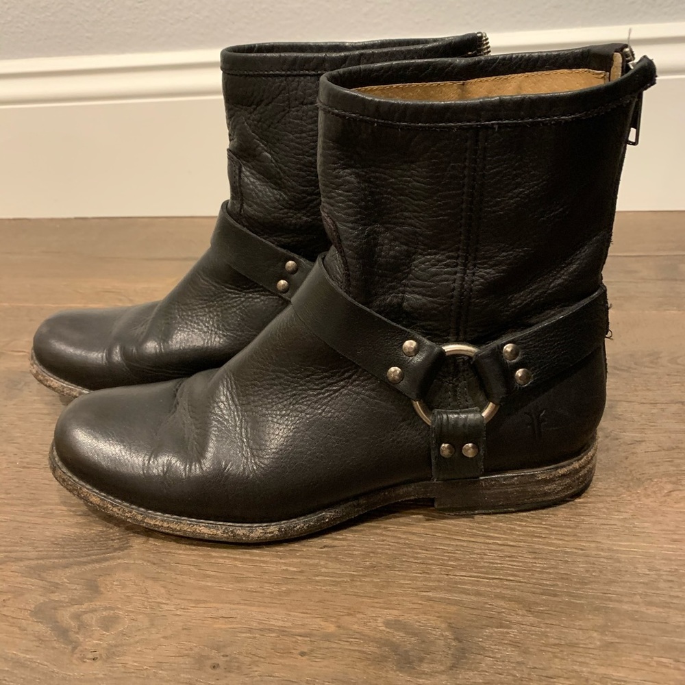 Frye Phillip Harness Short Boot Distressed Black